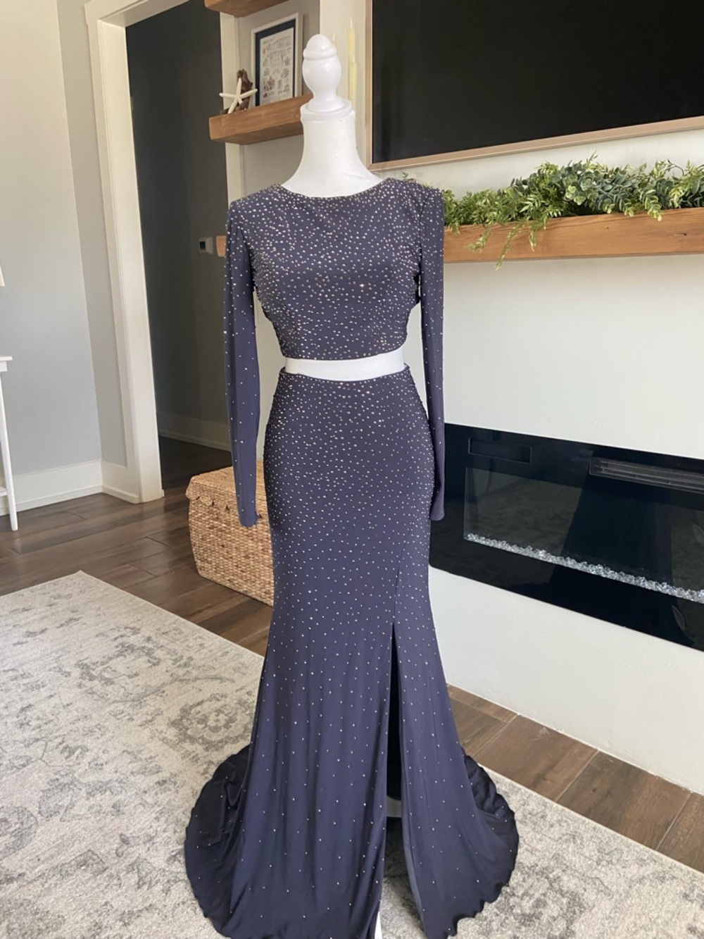 Elegant Long Sleeve Navy Beaded Two-Piece Evening Dress